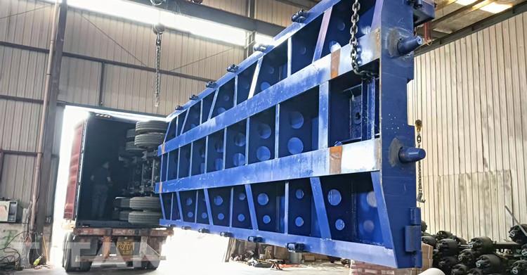 3 Axle RGN Lowboy Semi Trailer for Sale in Jamaica