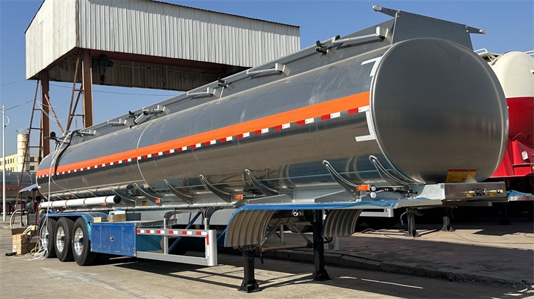 CIMC 45000 Liters Aluminum Tanker Trailer for Sale in Jamaica