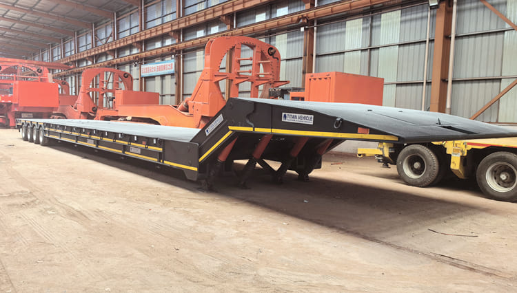 Folding Gooseneck Trailer for Sale in Jamaica