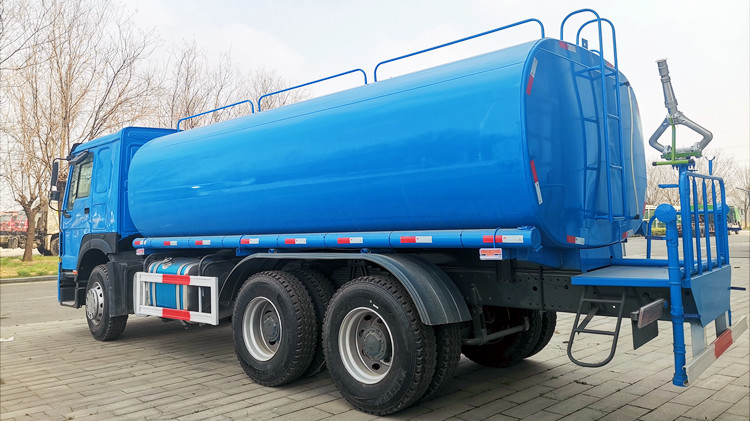 Refurbished Sino Howo 20000 Liters Water Tanker Sprinkler Truck Price in Jamaica